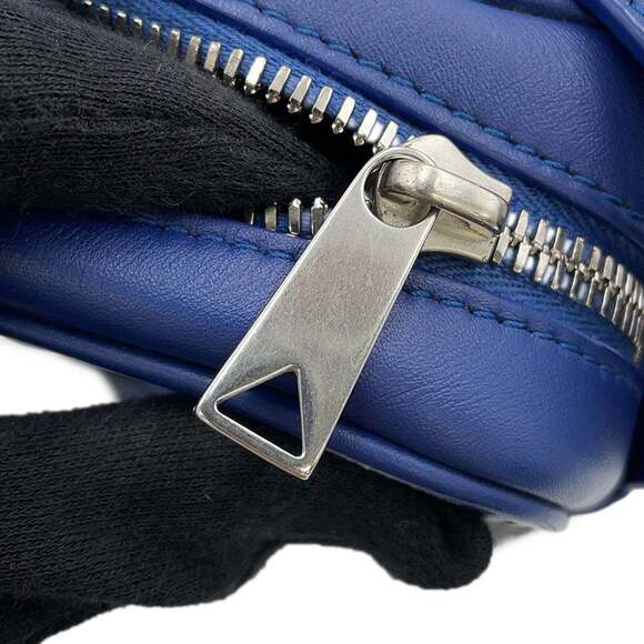 Bottega Veneta Intrecciato Shoulder Bag with Phone Pouch 729296 - Picture 11 of 13